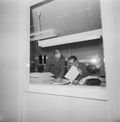 Personalen å nya materialförrådet