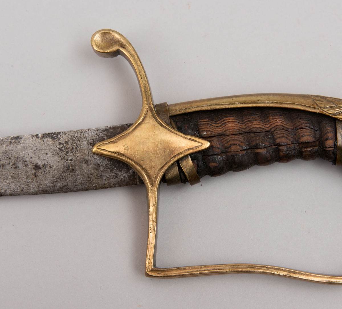 Artilleriunderoffisersabel M/1802 med klingevariant.