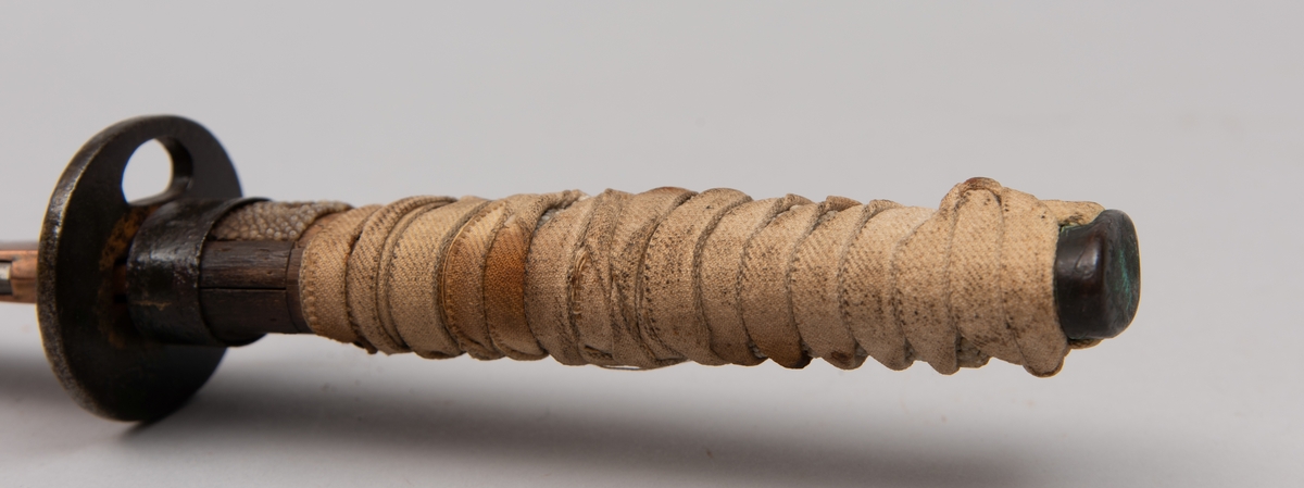 Japansk sverd, Wakizashi, korpsversjon. 1600/1700-talls, sett ut i fra klingen. Er fra Satsumaopprøret 1870-årene.