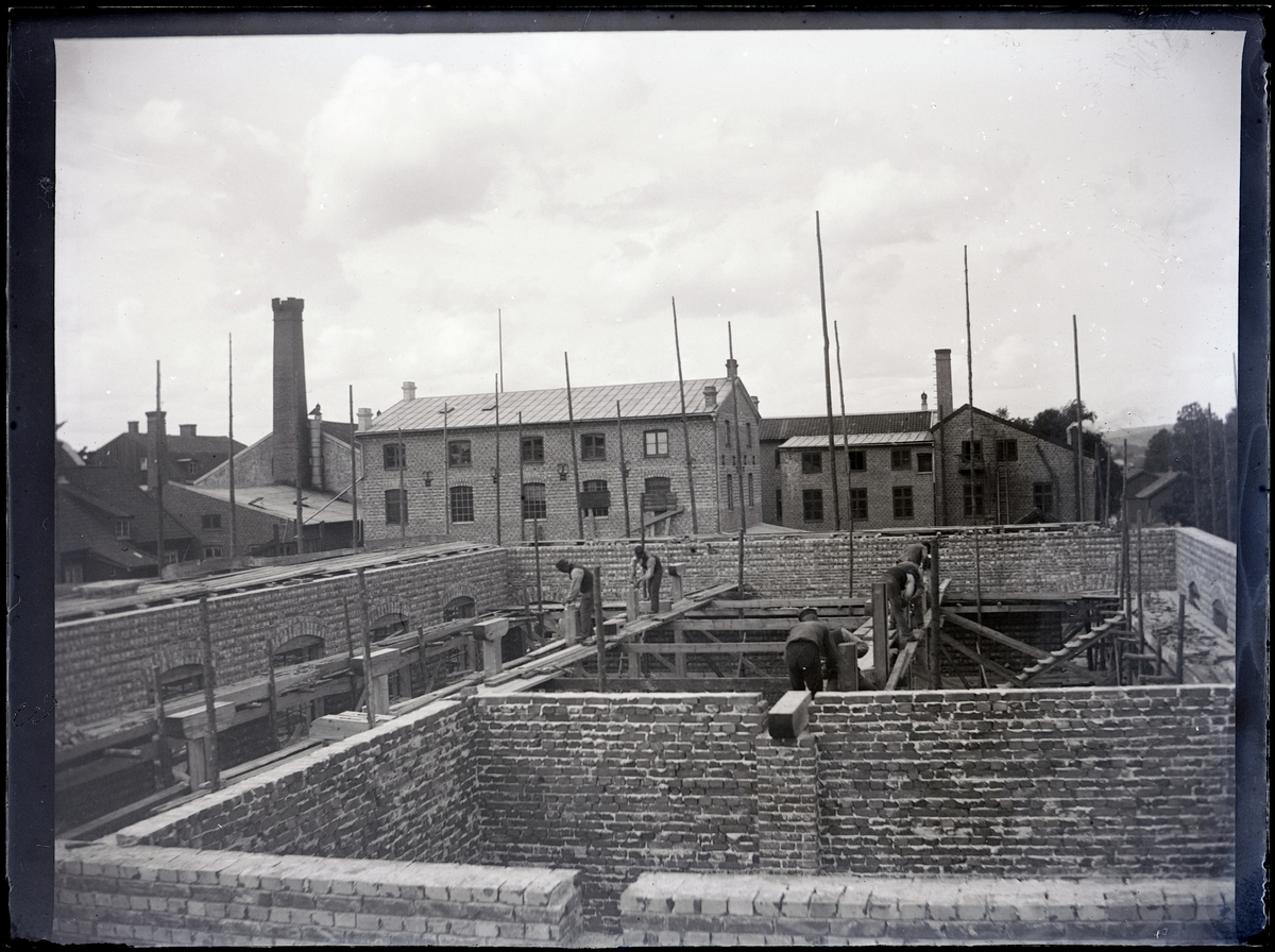 Uddevalla Tändsticksfabrik under byggnad