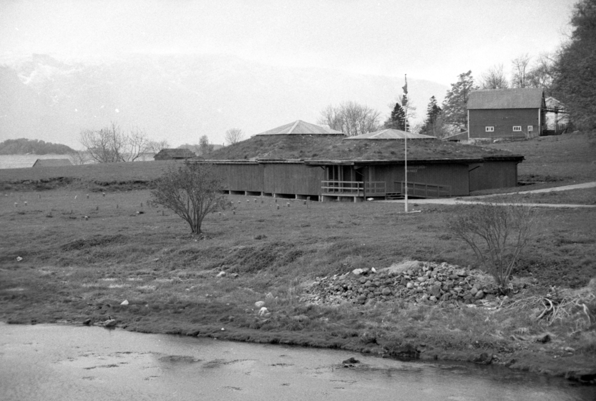 Prospektfotografier av Middelaldermuseet ved Klokkarsundet.