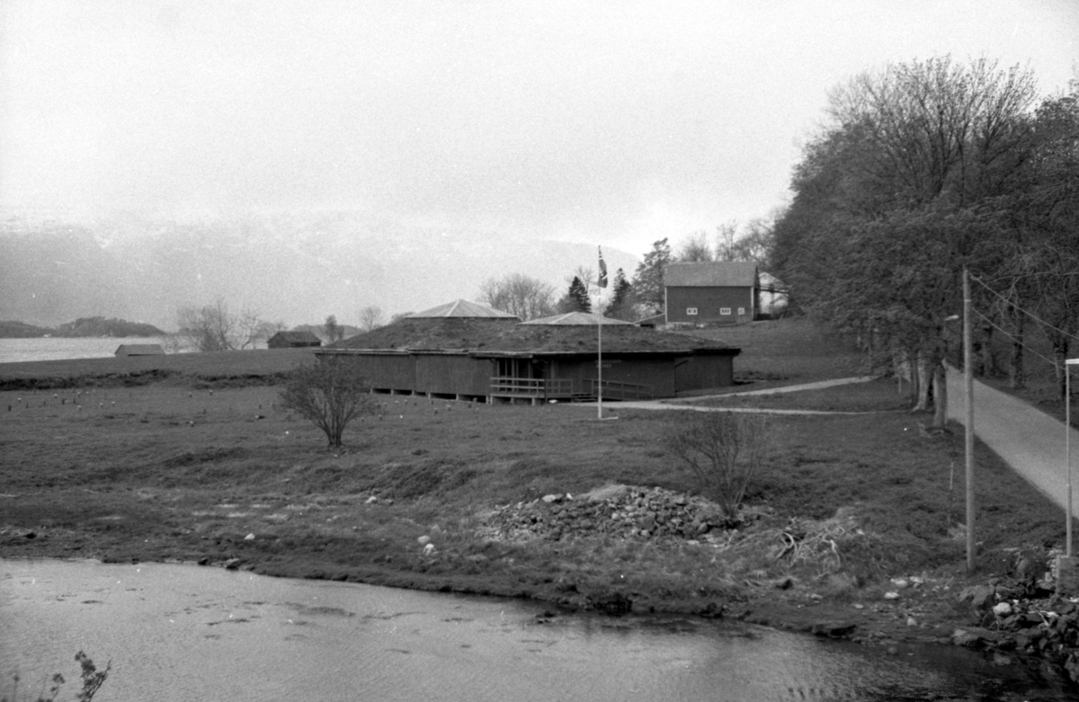 Prospektfotografier av Middelaldermuseet ved Klokkarsundet.