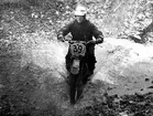 Polen 1967

International Six Days Trial

Årets tävling gick i Polen.

Bild 1: Fanjunkare Bengt Kajland ingick i det svenska miltära laget och kör för första året med en specialversion av Husqvarnas motorcykel.

Bild 2: Bo Thörnblom, anställd som provtekniker vid Arméns Motorskolas försöksavdelning. Bo blev mycket framgångsrik som enduroförare. Senare Svensk mästare i 125-kubiksklassen 1974 och 1975 och fabriksförare för Monark.