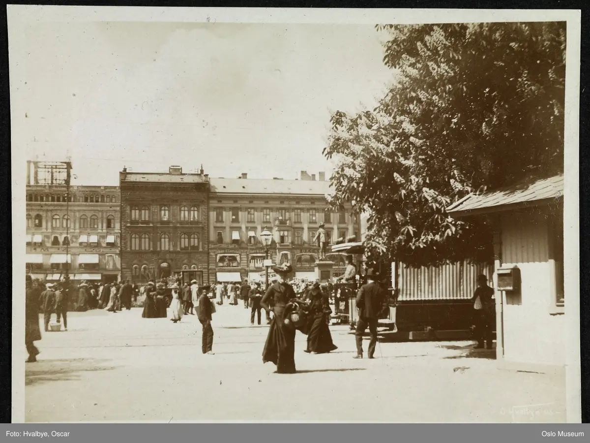 torg, mennesker, trikk, trikkefører, forretningsgårder