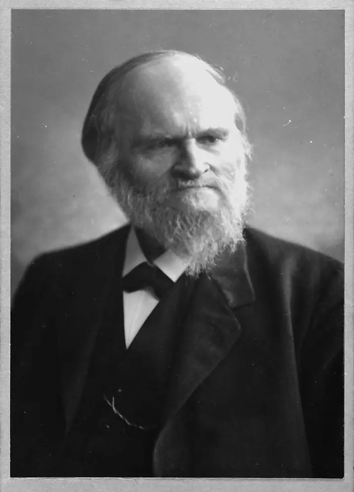 Portrett av J. B. Bull. 