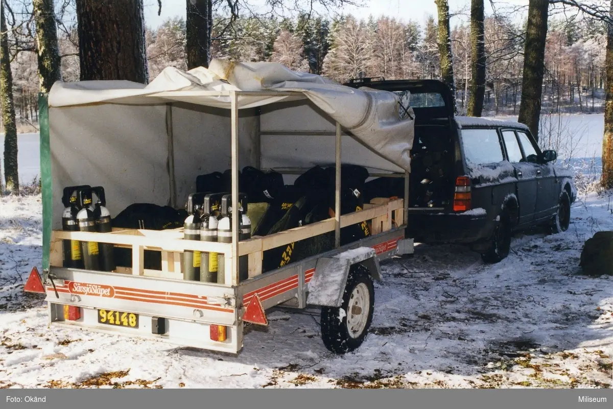 Volvo 245 med släppkärra.