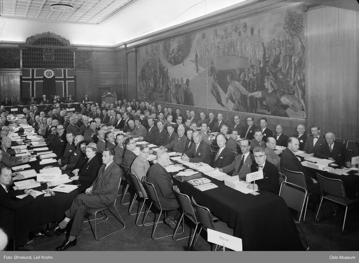 Håndverkeren, interiør, Norges håndverkerforbund, møte, langbord, delegater, flagg