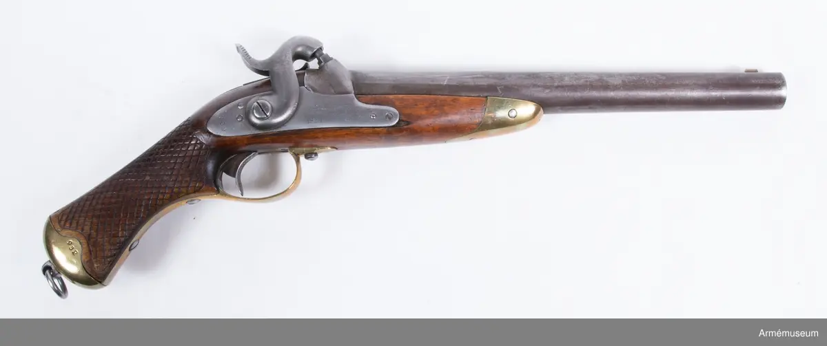 Märkt med regementsbeteckningen "S.S." och "38".
Kal 19,9 mm. Tnr 932, SS 38, 1851.