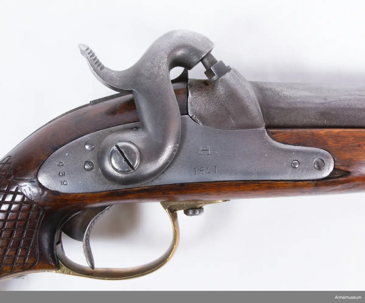 Märkt med regementsbeteckningen "S.S." och "38".
Kal 19,9 mm. Tnr 932, SS 38, 1851.