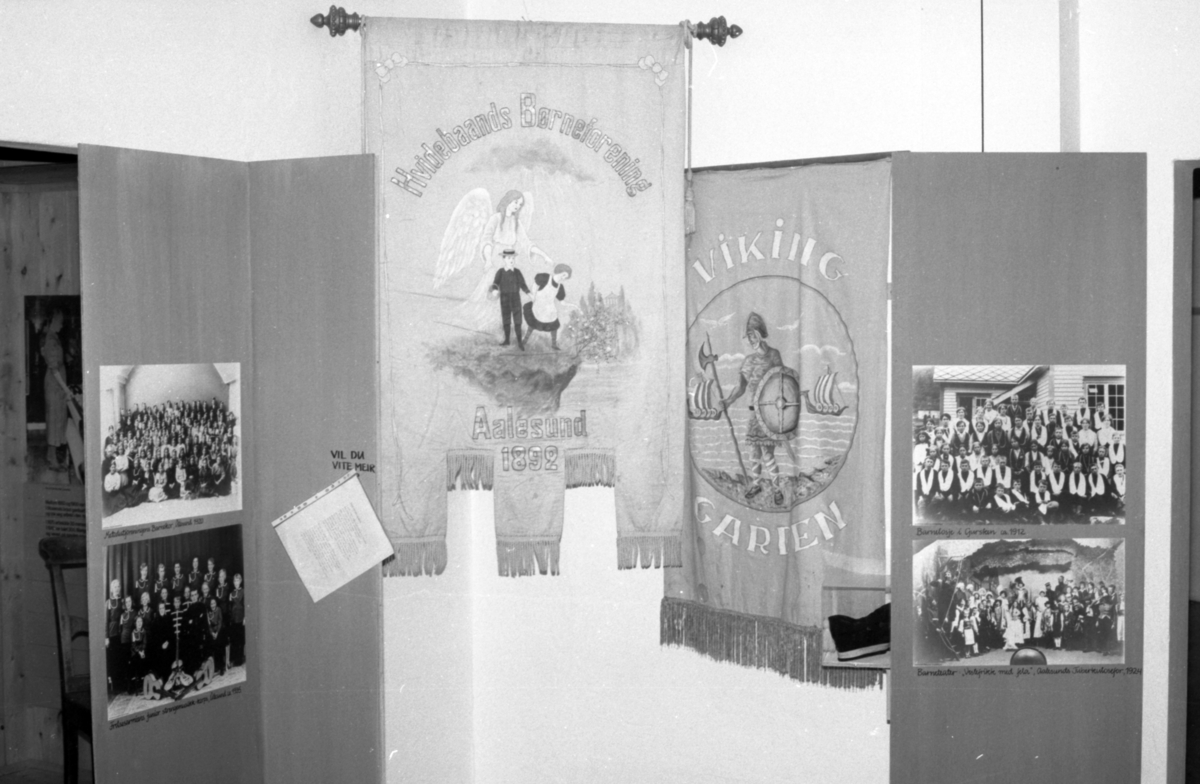 Dokumentasjonsbilder i serie fra barneutstillinga på Sunnmøre Museum i 1989.