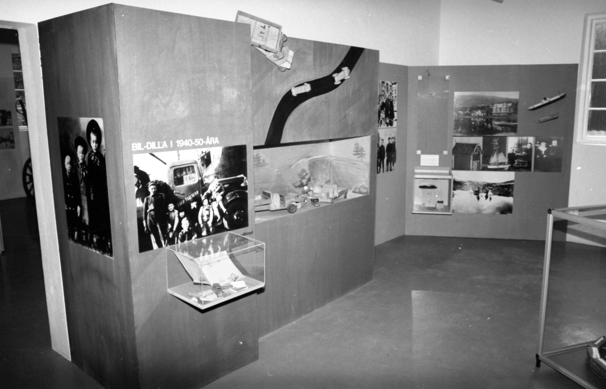 Dokumentasjonsbilder i serie fra barneutstillinga på Sunnmøre Museum i 1989.