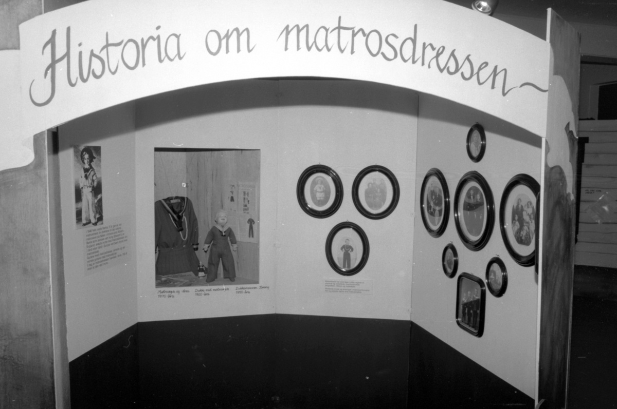 Dokumentasjonsbilder i serie fra barneutstillinga på Sunnmøre Museum i 1989.
