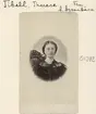 Tidigt porträtt av Therese Askenbeck. Taget i snar tid, ety hon avled redan år 1863. Föddes gjorde hon i Linköping, året var 1835. Hennes föräldrar var konditorn Nils Gustaf Askenbeck och Hedvig Elisabeth, född Bergström. Familjen bodde invid Storgatan i Linköping. I förstone i vad tiden kallade Bielkeska gården och från 1851 i von Lingens gård.  
Från 1858 var Therese gift med handlare Carl Tibell men som redan sagts blev äktenskapet kortvarigt. I november månad 1863 avled Therese i sviterna av lungsot, blott 28 år gammal. Kort före hade även makarnas yngsta dotter dött och kvar stod handlare Tibell med dottern Ebba.