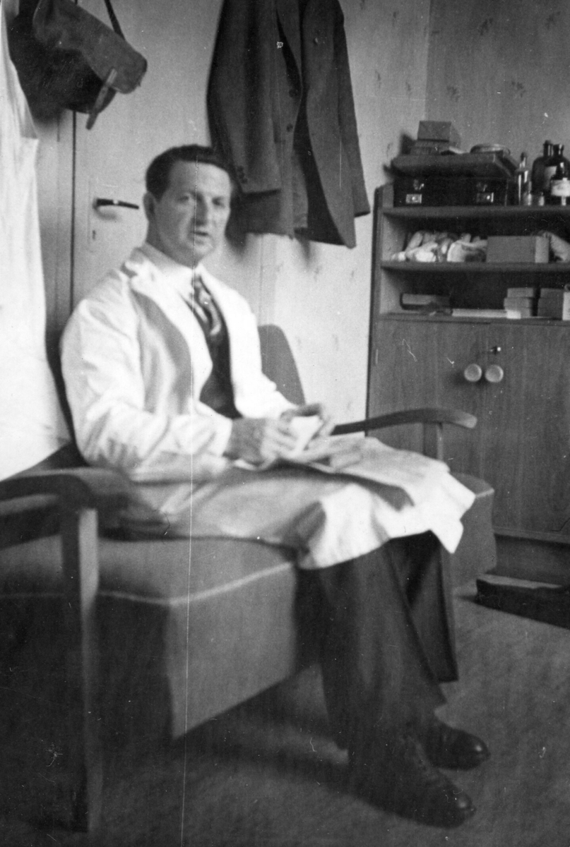 Storetveit skole i Bergen. Dr. med. Konrad Birkhaug