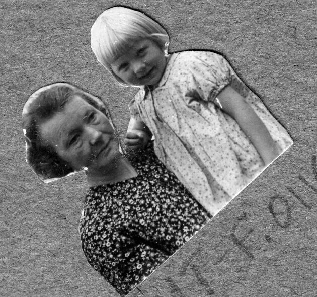 Storetveit skole i Bergen. To personer. Kvinne og barn. Elida på Nygård og Hildur.