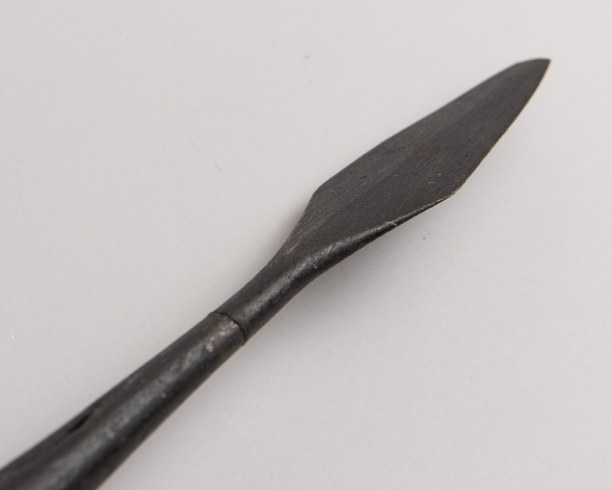 Halvpike med rombisk spiss benyttet av fotsoldater på 1600-1700-tallet.