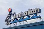 Skylten vid entrén till Linköpings simhall. 

Bilder från Linköpings simhall vintern 2021. Vid sidan av simhallen byggs en ny simhall. Vintern 2021 drivs simhallen av Medley.