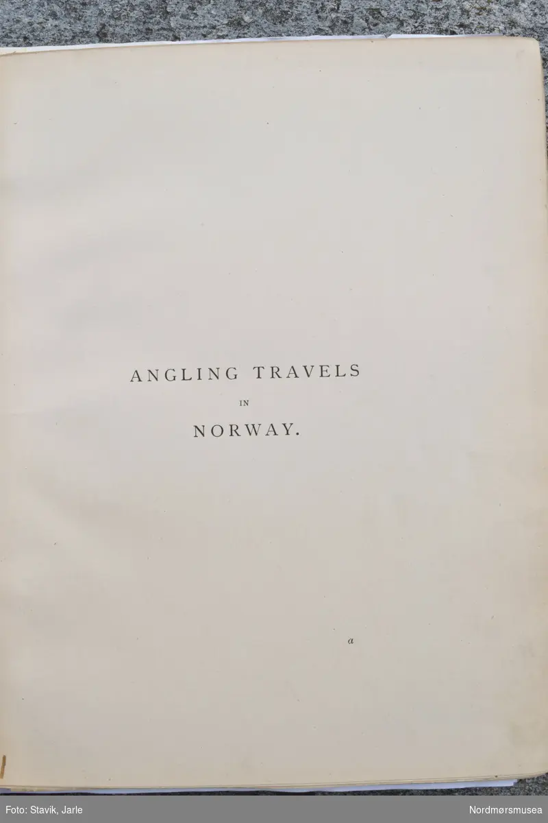 Bok med illustrasjoner. Skriver om klima, folket, utstyr som passer laksen. Områder som er beskrevet er Surnadal, Vadset og Svardal, Voss og Evanger og Nordland.