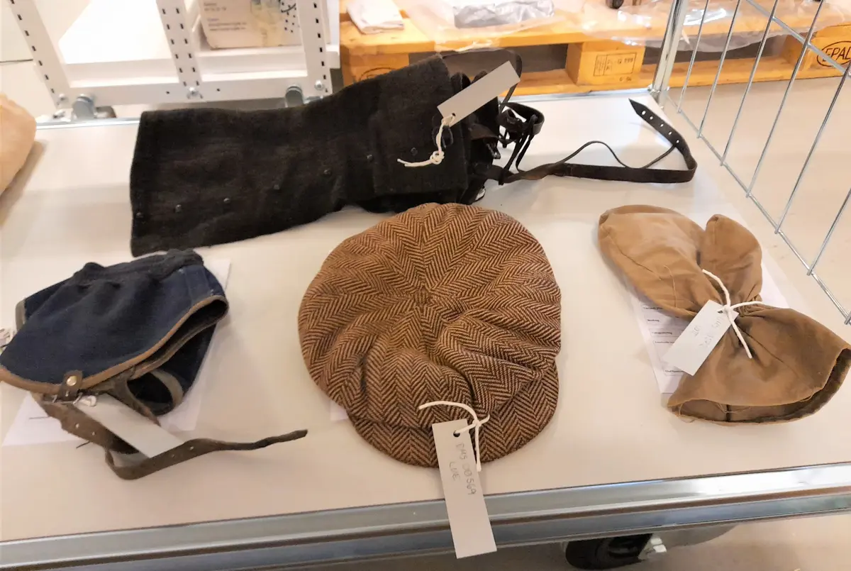 Klær fra loftet på Linderud gård