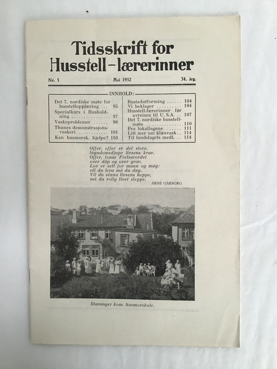 To trepermar laga av Gerhard Ness. Permen er laga på mål tilpassa puplikasjonen: Tidsskrift for husstellslærerinner.