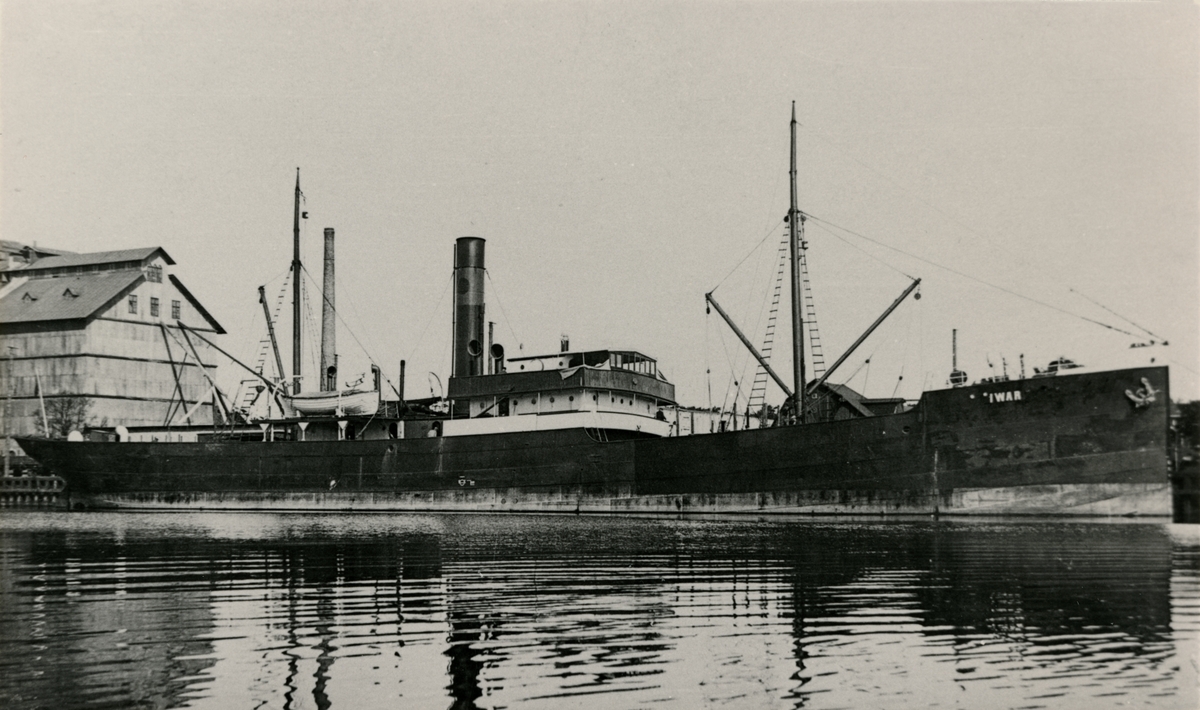 Ägare:/1921-40/: Rederi AB Iwar. Hemort: Malmö.