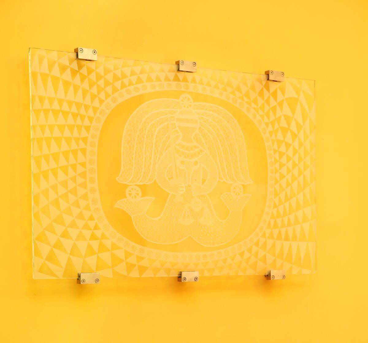Justitia som havfrue, uten tittel [Glassplate med sandblåst mønster.]