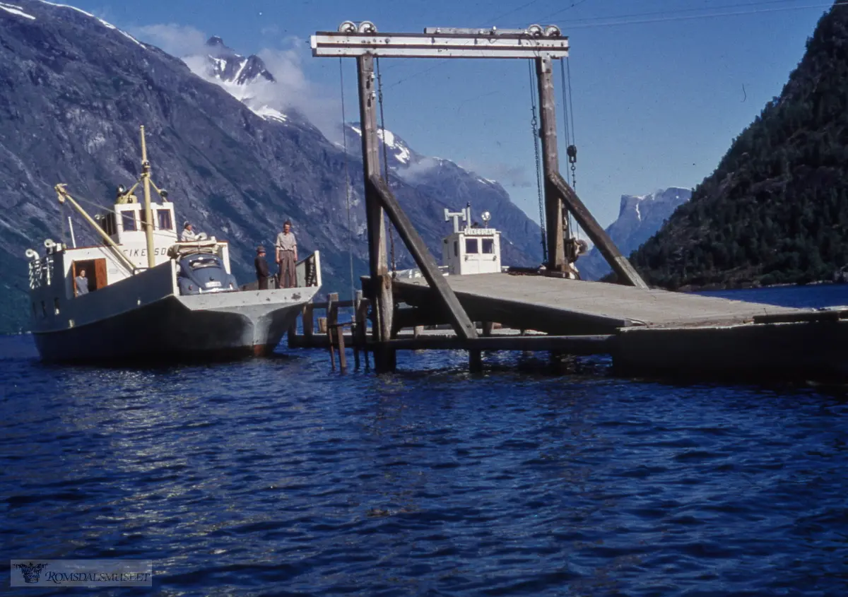 Eikesdal ferjekai, Sandgrovosen, Eikesdalen..BF Eikesdal bygde 1959-60, i rute på Eikesdalsvatnet 1960-1974 og «Gamle Eikesdal» i rute 1896-1960.