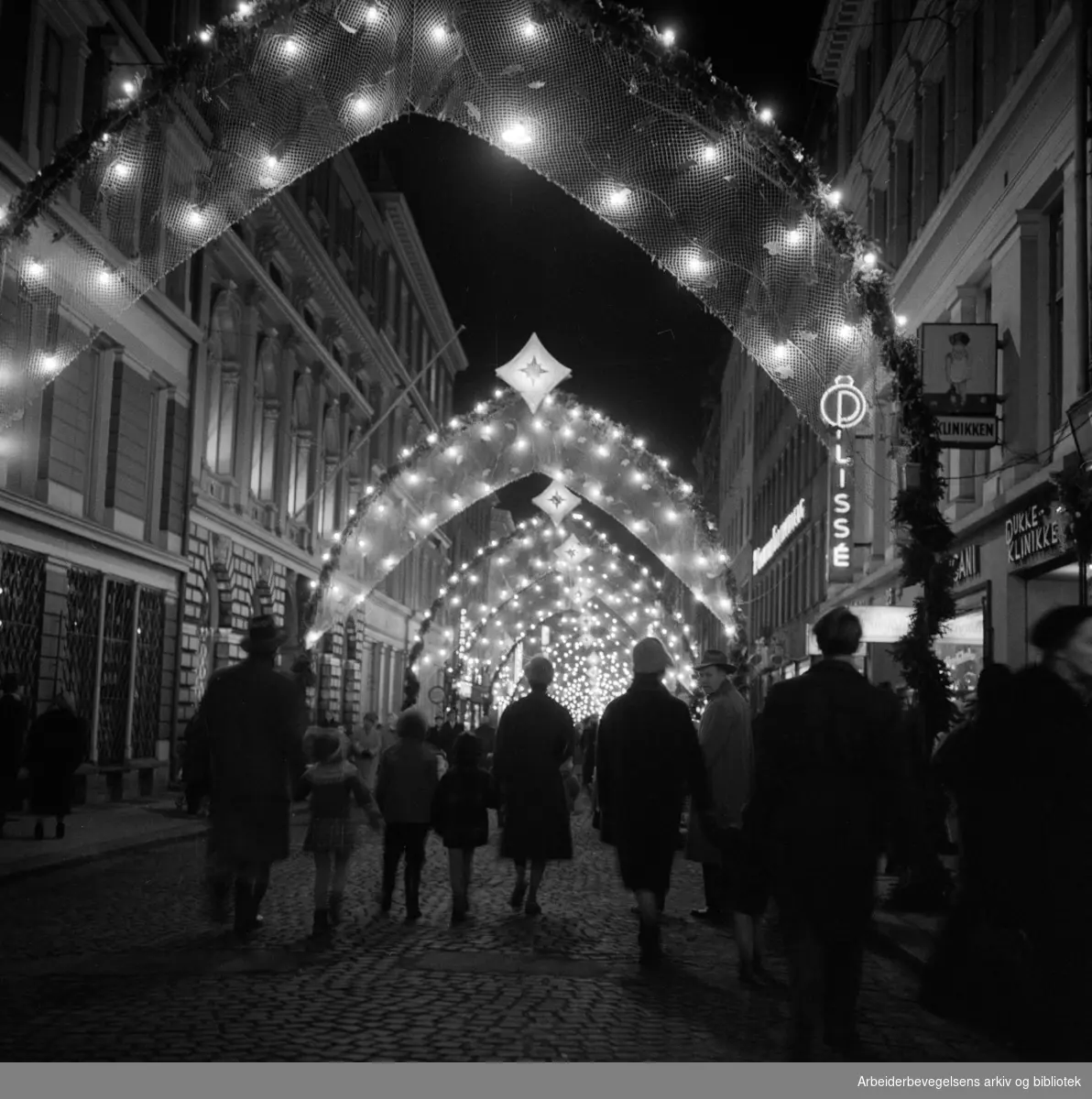 Nedre Slottsgate. Desember 1958