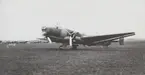 Flygplan B 3, Junkers Ju 86K, nummer 139 står på flygfältet vid F 1 Hässlö. Efter att flygplanet levererats till flygvapnet, den 1 september 1938.

Text vid foto: 