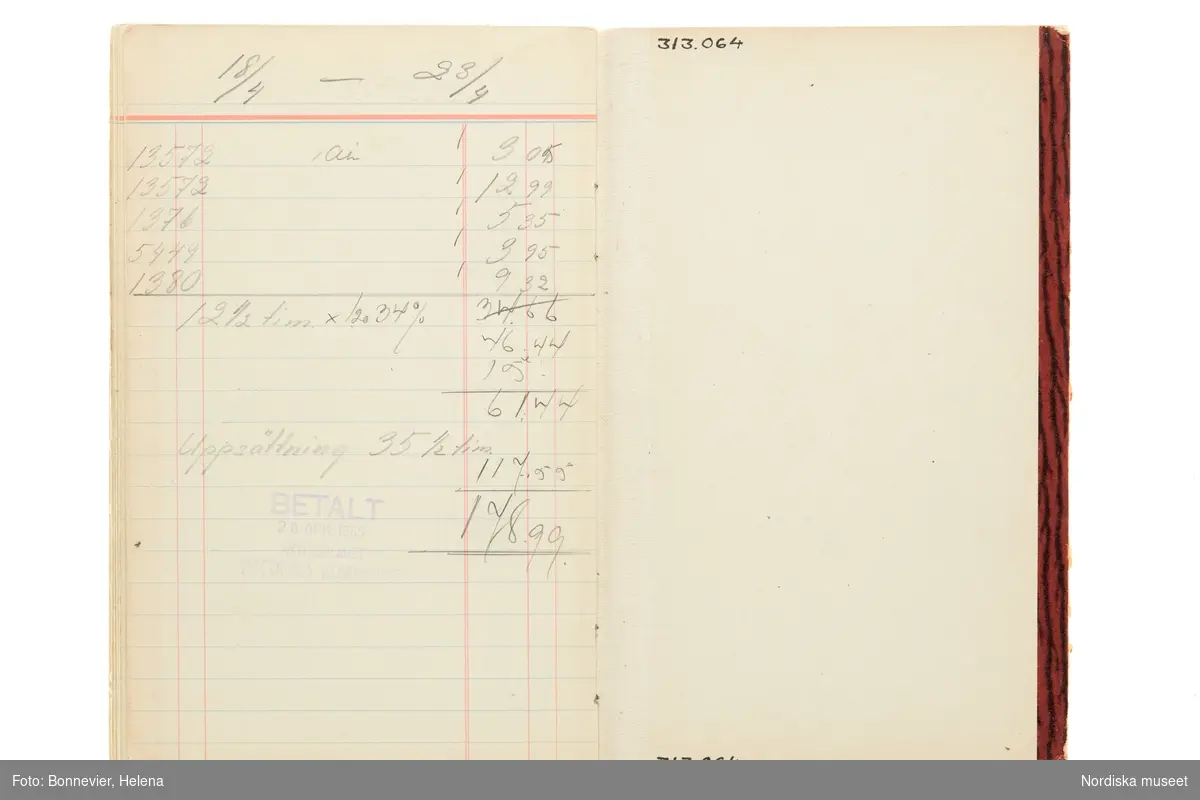 Avlöningsbok (tidbok) som sträcker sig från 1951 till 1955, har tillhört sömmerskan Maj-Britt Holmström på NK:s Franska damskrädderi.