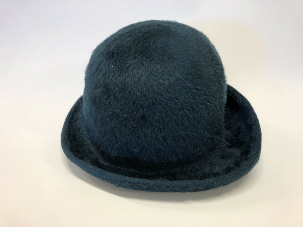 1 hatt, grønn pelsimitasjon