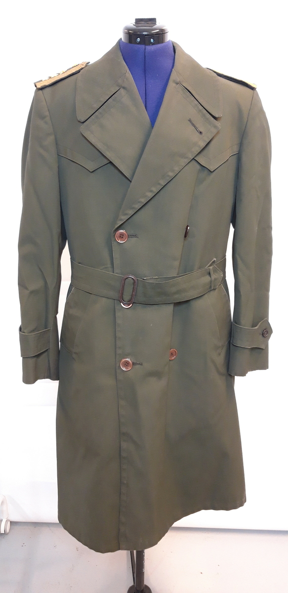 1 uniformsfrakk, med dekorasjoner