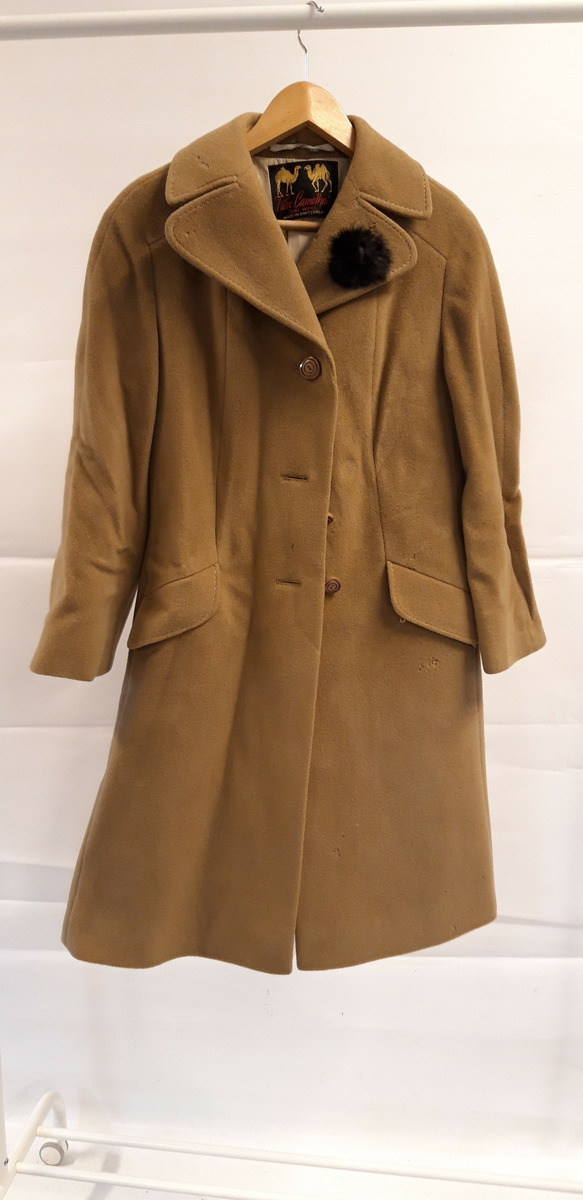 1 kåpe, kamelhårs, beige