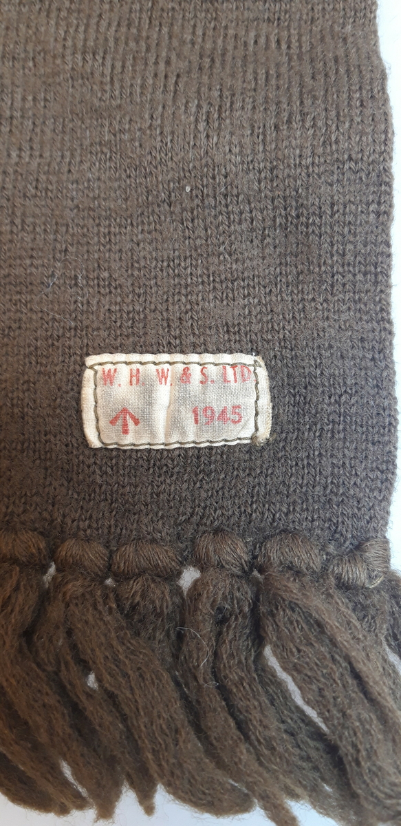 1 skjerf, brunt