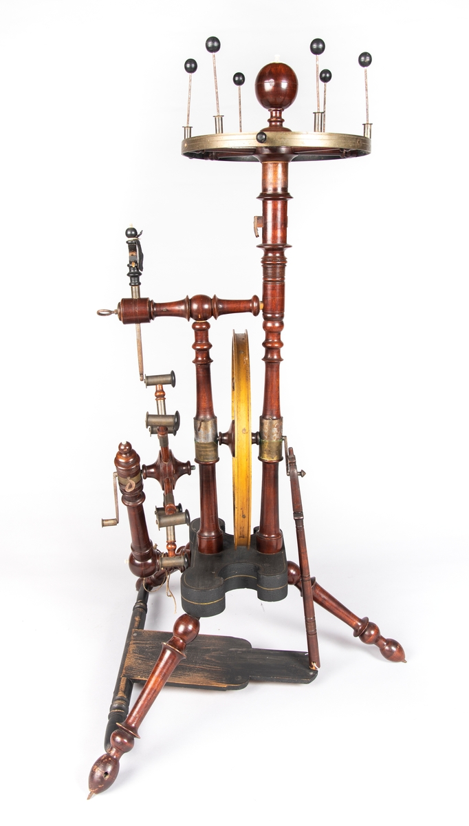 Oppstadrokk med hespetre.