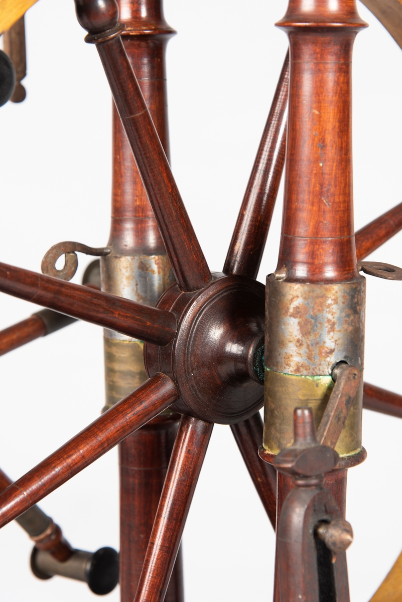 Oppstadrokk med hespetre.