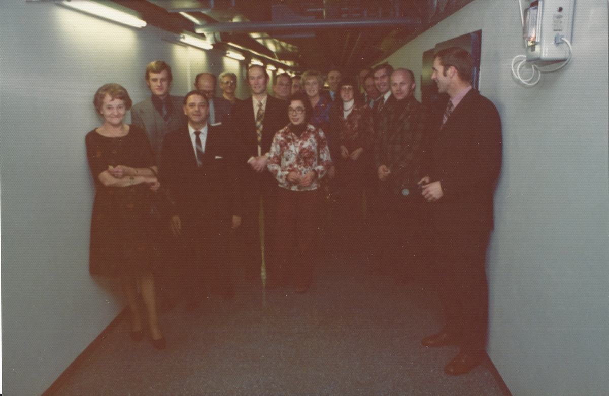 Foto fra festlighetene ved gjenåpningen av Trondheim Politimuseum i i politihusets kjeller i 1975.