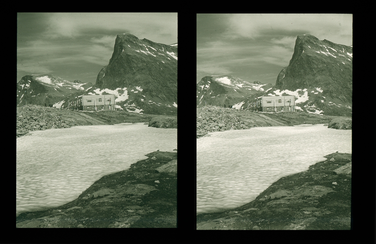 Trollstigheimen under bygging. Tilhører Arkitekt Hans Grendahls samling av stereobilder.