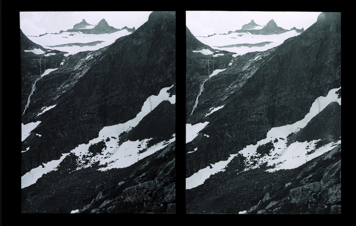 Fjellandskap, Råna, Sunnmørsalpene. Tilhører Arkitekt Hans Grendahls samling av stereobilder.