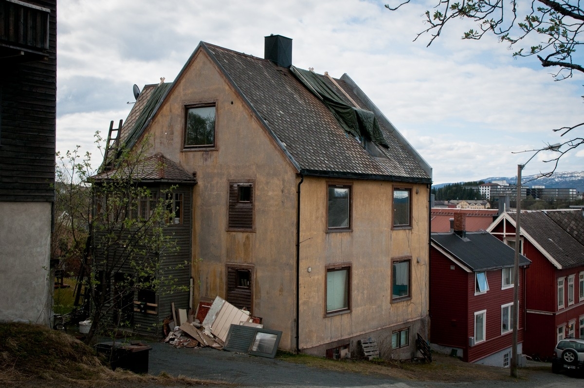 Brannbakken 4 i Narvik, under restaurering. 16. mai 2011