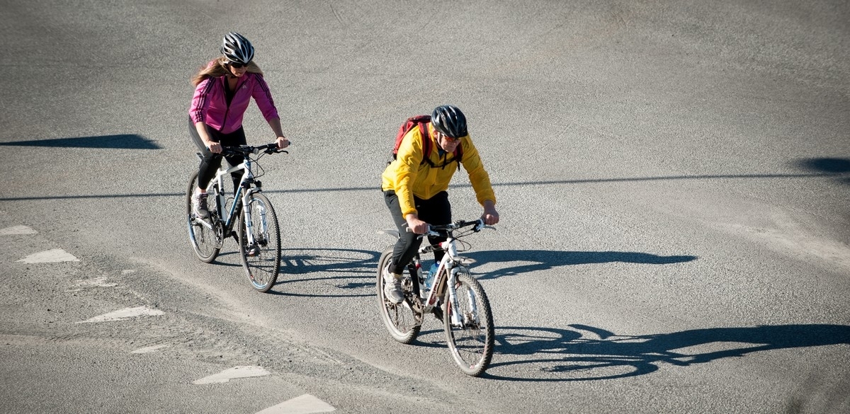 Fagernes, to syklister, 28 mai 2013