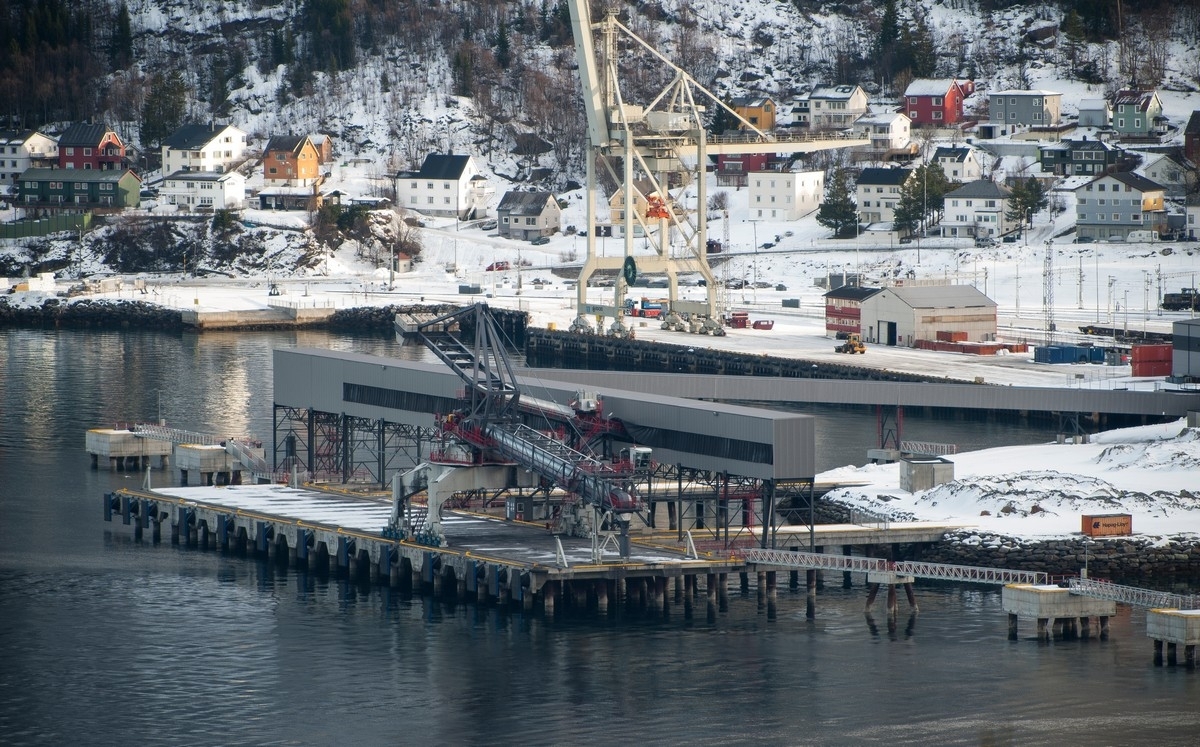 Utlasteanlegget til Northland Ressourses på Fagernes. Stillstand etter konkurs for Northland Resourses. foto 26. feb 2015