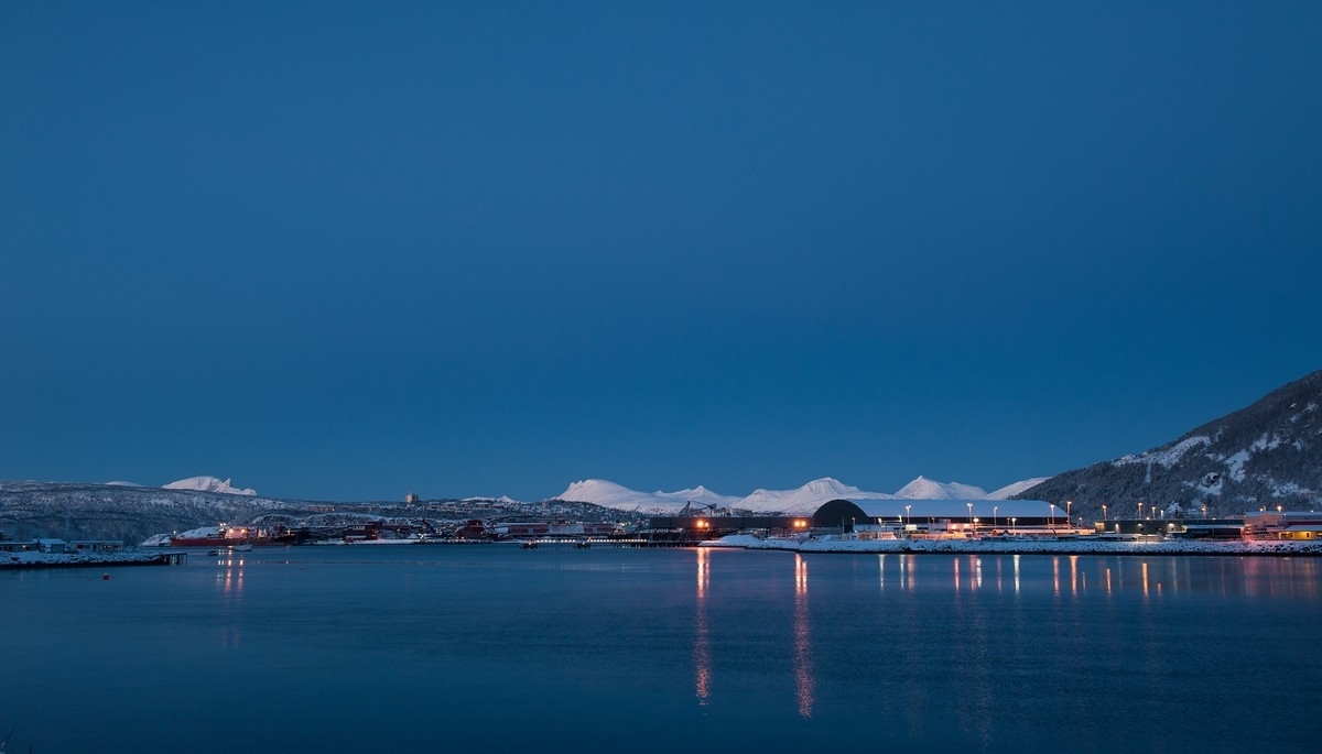 Narvik fotografert fra Ford på Ankenesstrand, nedenfor Shellstasjonen. Foto 25. des 2017.
