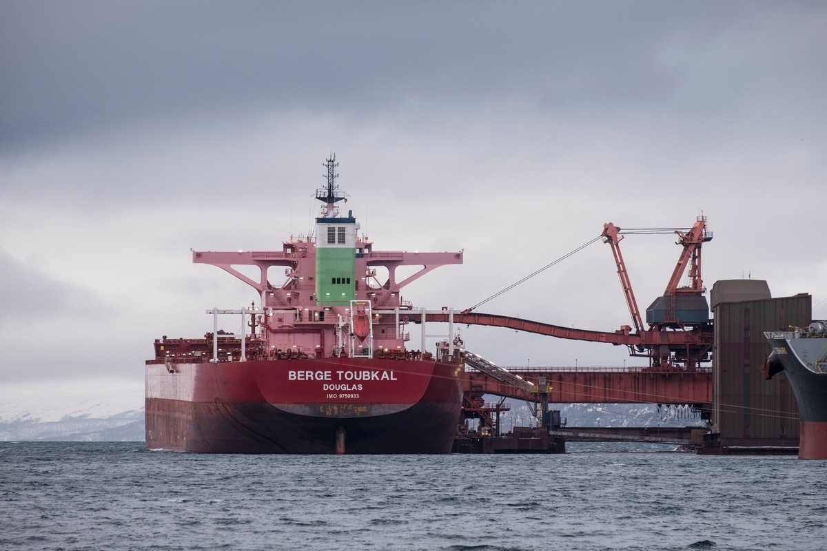 Narvik havn, LKABs anlegg. "Stormflo 11. februar 2020"  Malmskip ved kai 5. Det var et kraftig lavtrykk og fullmåne, men varselet om stormflo slo ikke til i særlig grad.