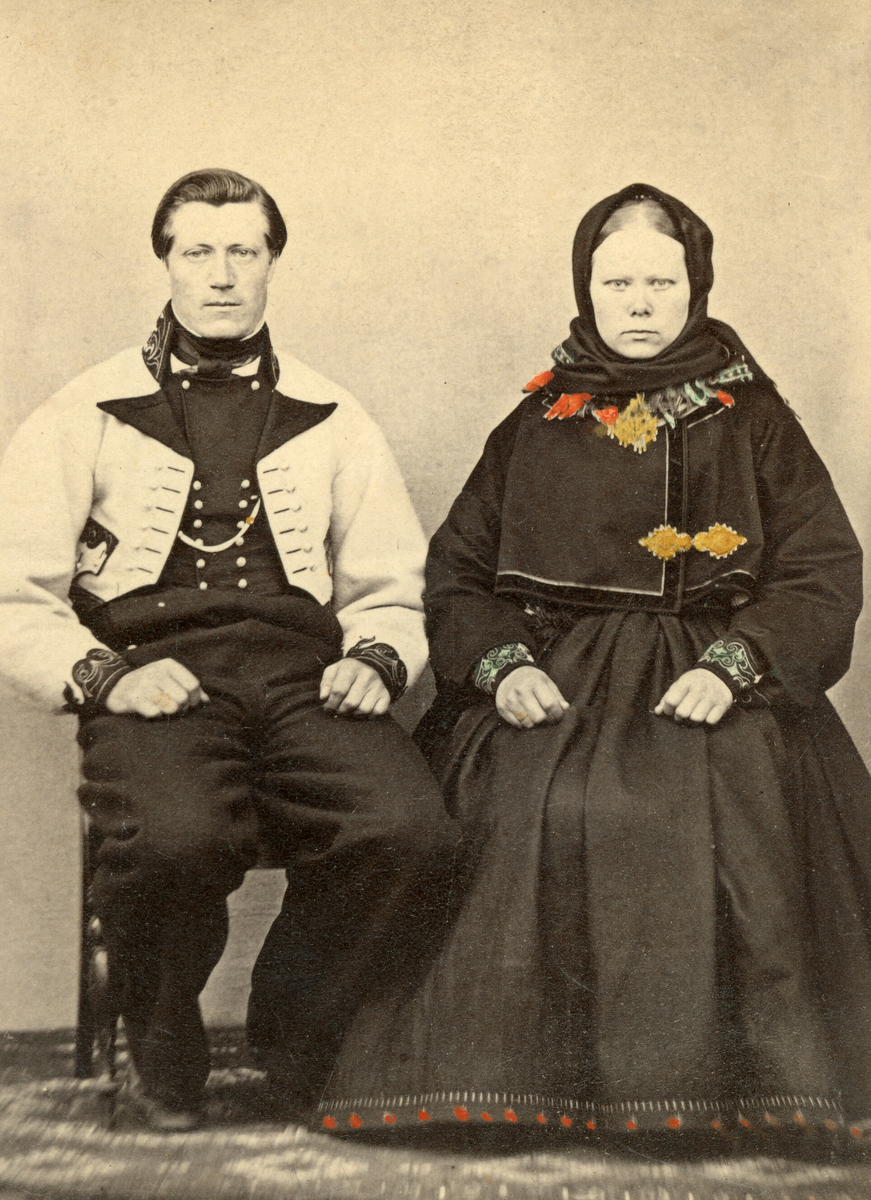 Johannes Gåra i gråkufte med kone