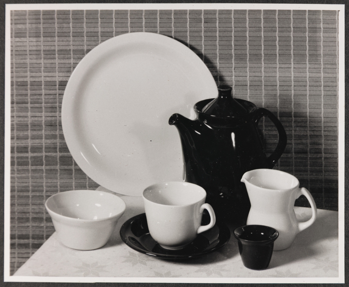 Kaffe- og frokostserviset "Karat" fra Stavangerflint A/S.