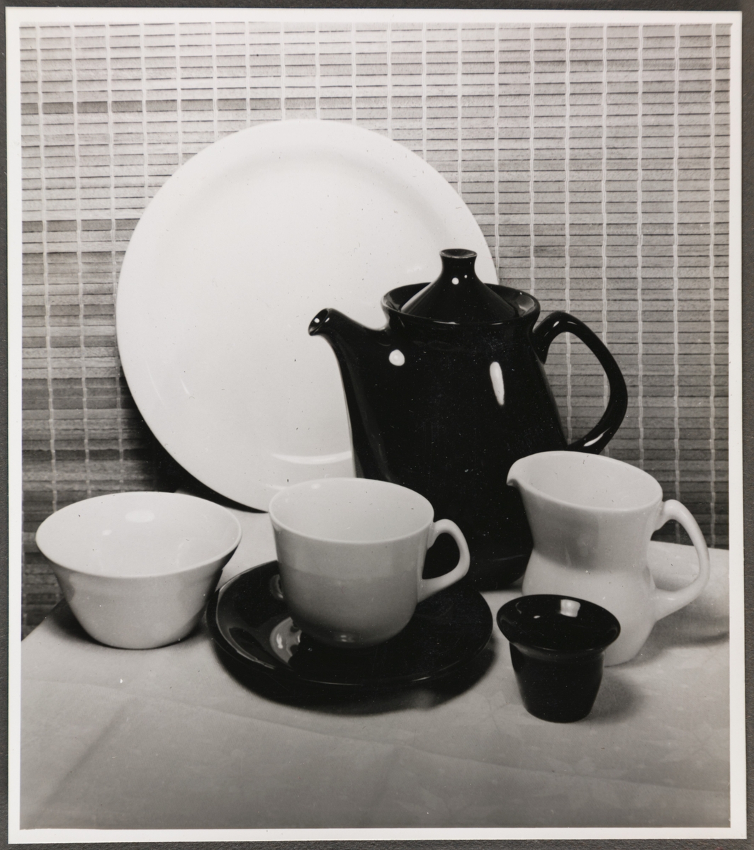 Kaffe- og frokostserviset "Karat" fra Stavangerflint A/S.