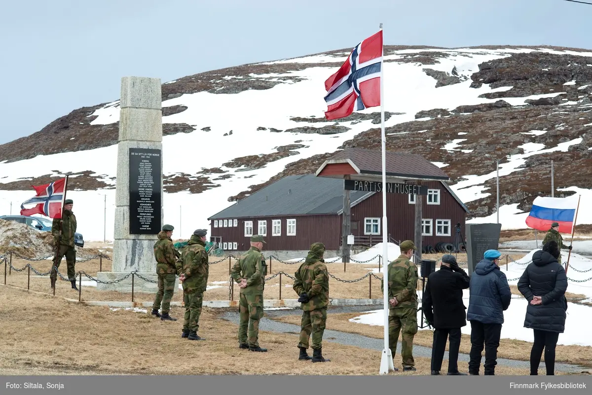 8. mai 2021 ble det avholdt en seremoni i Kiberg ved Partisanmonumentet utenfor Partisanmuseum i anledning frigjøringsdagen. Vardø ordfører Ørjan Jensen, assisterende statsforvalter i Troms og Finnmark Stian Lindgård, Det Russiske Generalkonsulat i Kirkenes Anna Lenchuk og i tillegg æresgjester, veteraner og tidsvitner, sammen med lokalbefolkning, deltok på seremonien. Forsvaret var til stede og to soldater sto æresvakt med et norsk og et russisk flagg. 8. mai er en dag for å minnes og for å hedre ofrene, krigsheltene og våre veteraner. Den 16. august 1982 ble Partisanmonumentet i Kiberg avduket av Kong Olav V til minne om partisanene. Partisanene i Finnmark var en motstandsbevegelse under andre verdenskrig.