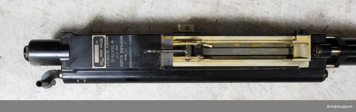 Grupp F I
Pjäsens största höjd är 207 cm, längden 251,7 cm. Med utrustning väger pjäsen 237 kg. Den största skottvidden är 5000 m. Mekanisk eldhastighet 9½-11½ skott per sekund. Gasuttagningsmekanism. Helautomatisk.