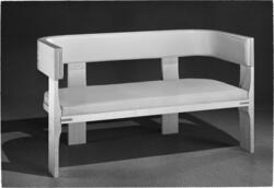 HANTVERKSUTST. PRESSVIS.
Soffa